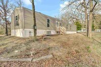 7127 Cayuga Dr - 8