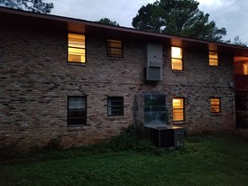 3504 Penny St SW in Huntsville, AL - Foto de edificio - Building Photo