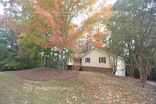 130 Williamsburg Ln in Woodstock, GA - Building Photo