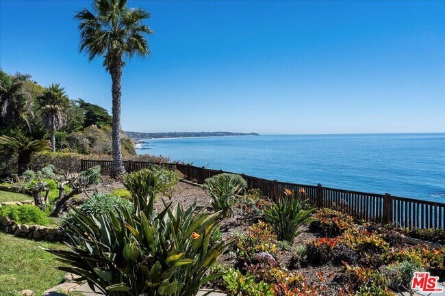 32440 Pacific Coast Hwy in Malibu, CA - Building Photo - Building Photo