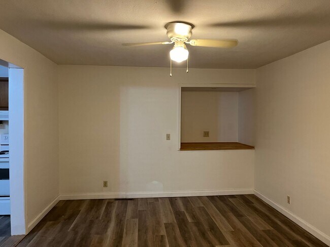 2507 S Ingram Mill Rd in Springfield, MO - Building Photo - Building Photo