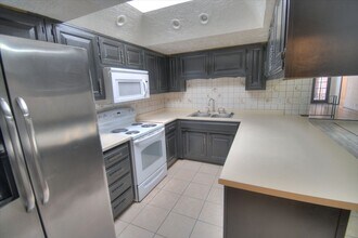 2916 Candelita Ct NE in Albuquerque, NM - Building Photo - Building Photo