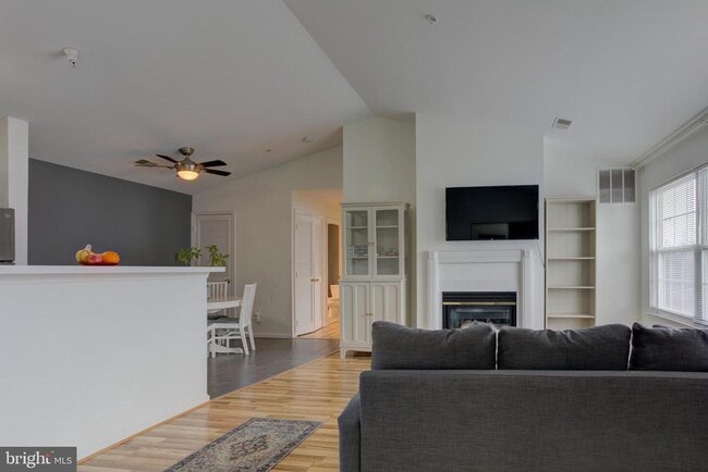 645 Constellation Square SE in Leesburg, VA - Building Photo - Building Photo