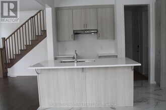 1371 Kerrydale Ave in Pickering, ON - Building Photo - Building Photo