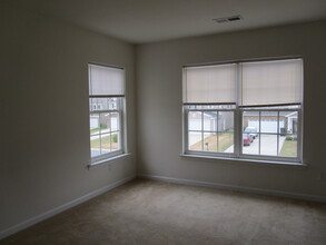 5237 Meryton Park Way in Raleigh, NC - Building Photo - Building Photo