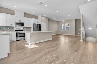 945 E Mason Ln in Anaheim, CA - Building Photo - Building Photo