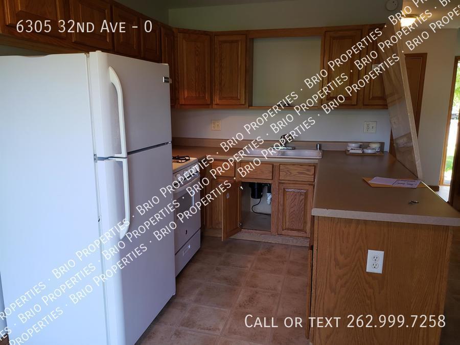 6303 32nd Ave-Unit -0 in Kenosha, WI - Building Photo