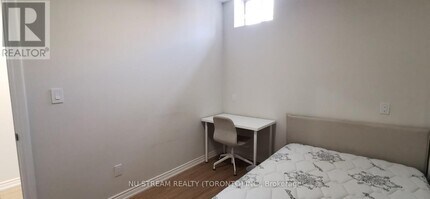 15 Comet St in Richmond Hill, ON - Building Photo - Building Photo