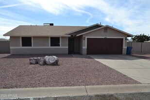 445 E Osage Ave in Apache Junction, AZ - Building Photo