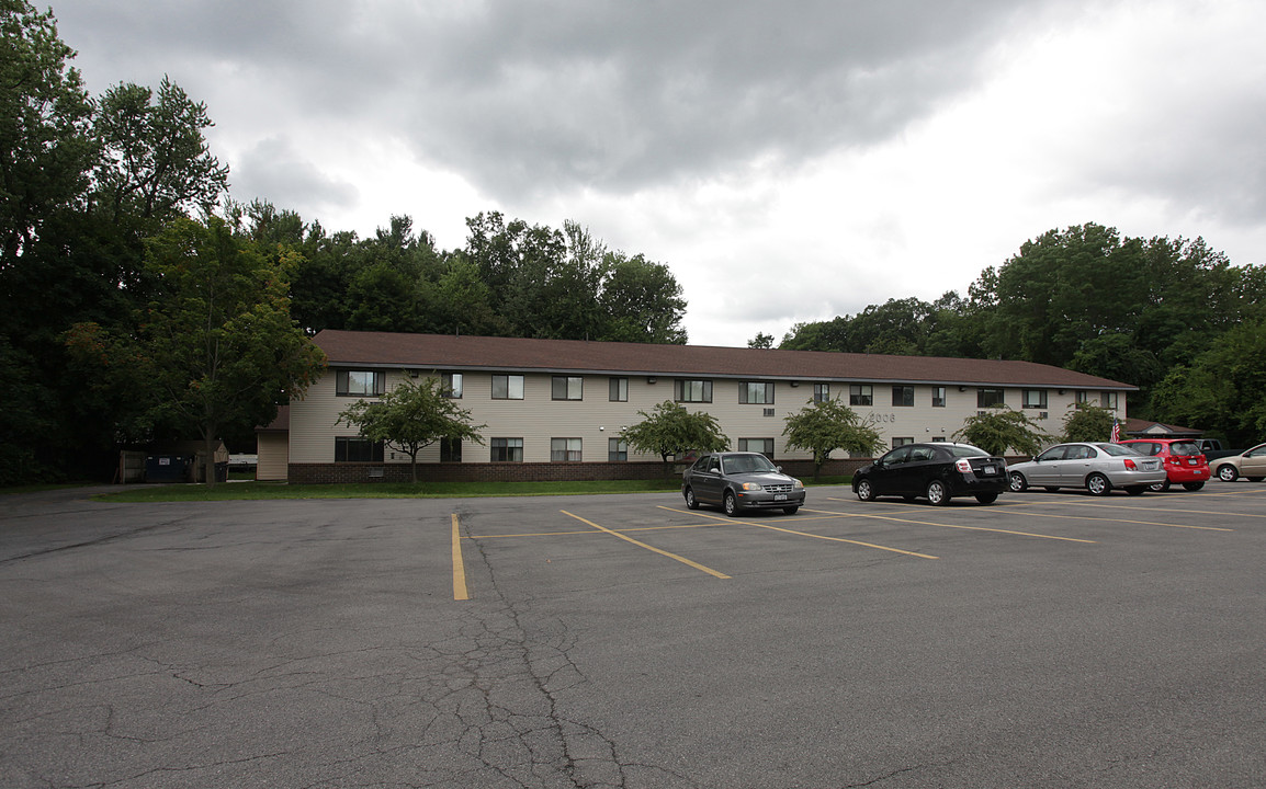 Colonie Terrace Apartments in Albany, NY - Building Photo