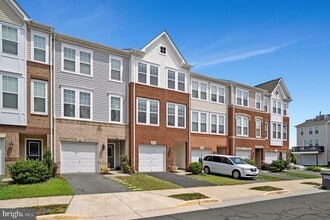 43316 Novi Terrace in Ashburn, VA - Building Photo - Building Photo