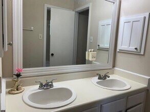 17090 Kilwinning Dr in Houston, TX - Building Photo - Building Photo