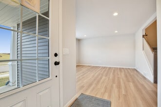 671 Hillcrest Dr in Waunakee, WI - Building Photo - Building Photo