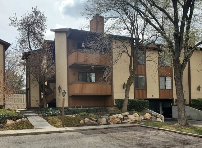1122 E Countrywoods Cir, Unit B in Midvale, UT - Building Photo - Building Photo