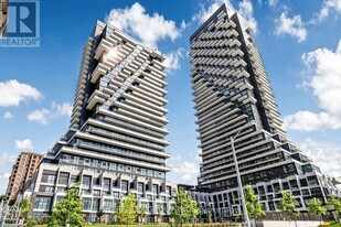 30 Inn On The Pk Dr in Toronto, ON - Building Photo