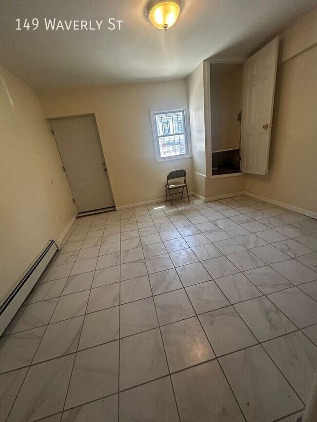 149 Waverly St in Yonkers, NY - Building Photo - Building Photo