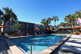Azure East Owner LLC in Tampa, FL - Foto de edificio - Building Photo