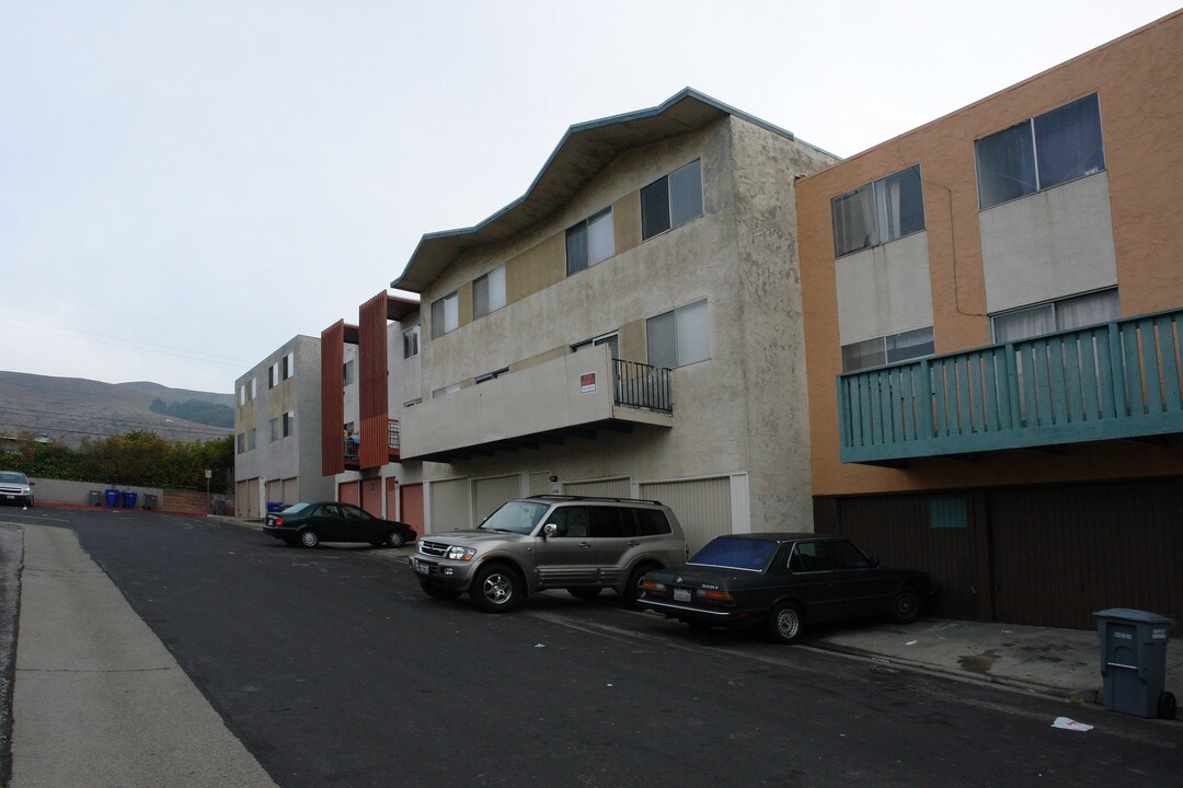 388 Susie Way in South San Francisco, CA - Building Photo