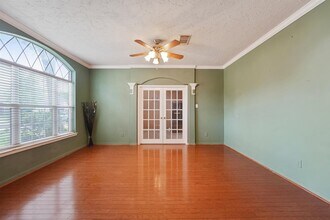 4426 Park Bend Dr in Baytown, TX - Building Photo - Building Photo