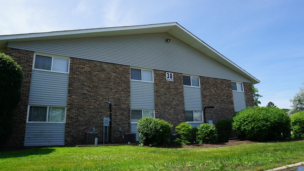 Waterfall Glen Apartments in Willowbrook, IL
