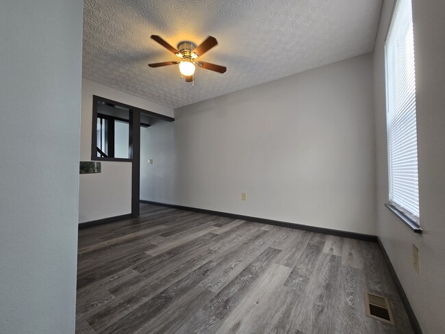 6048 Trowbridge Way, Unit 6048