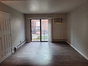 5995 W Hampden Ave in Denver, CO - Foto de edificio - Building Photo