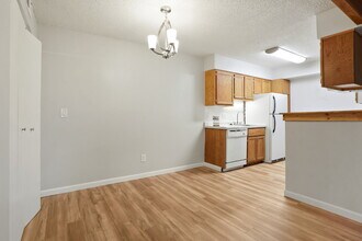 7080 W 20th Ave-Unit -Unit 106 in Lakewood, CO - Building Photo - Building Photo