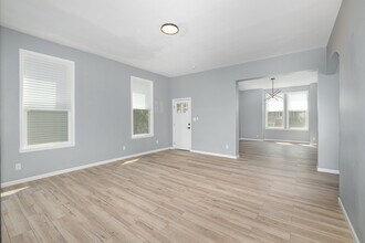 127 8th Ave in Dayton, KY - Foto de edificio - Building Photo