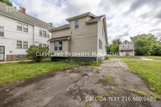 3372 E 145th St in Cleveland, OH - Building Photo - Building Photo