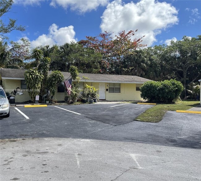 1986 SW 28th Ln in Fort Lauderdale, FL - Building Photo - Building Photo