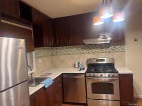 109-11 225th St in Queens, NY - Building Photo - Building Photo