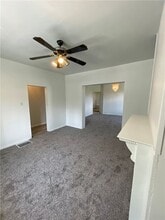 1367 Montezuma St in Pittsburgh, PA - Foto de edificio - Building Photo