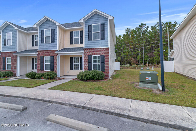 131 Glen Cannon Drive in Jacksonville, NC - Building Photo - Building Photo