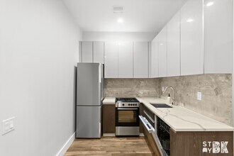 71 Grove St in Brooklyn, NY - Building Photo - Building Photo