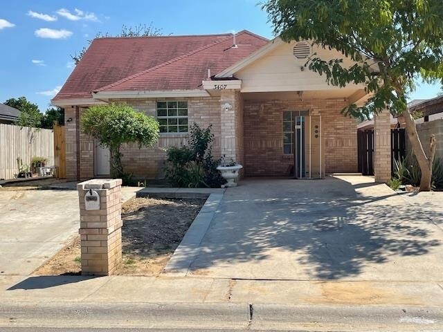 3407 Morelos Dr in Laredo, TX - Building Photo
