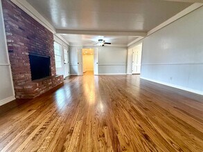 2600 Carlton Way in The Village, OK - Building Photo - Building Photo