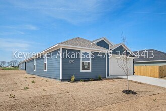 590 Mac St in Prairie Grove, AR - Building Photo - Building Photo