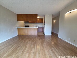 1687 Pensacola St in Honolulu, HI - Foto de edificio - Building Photo