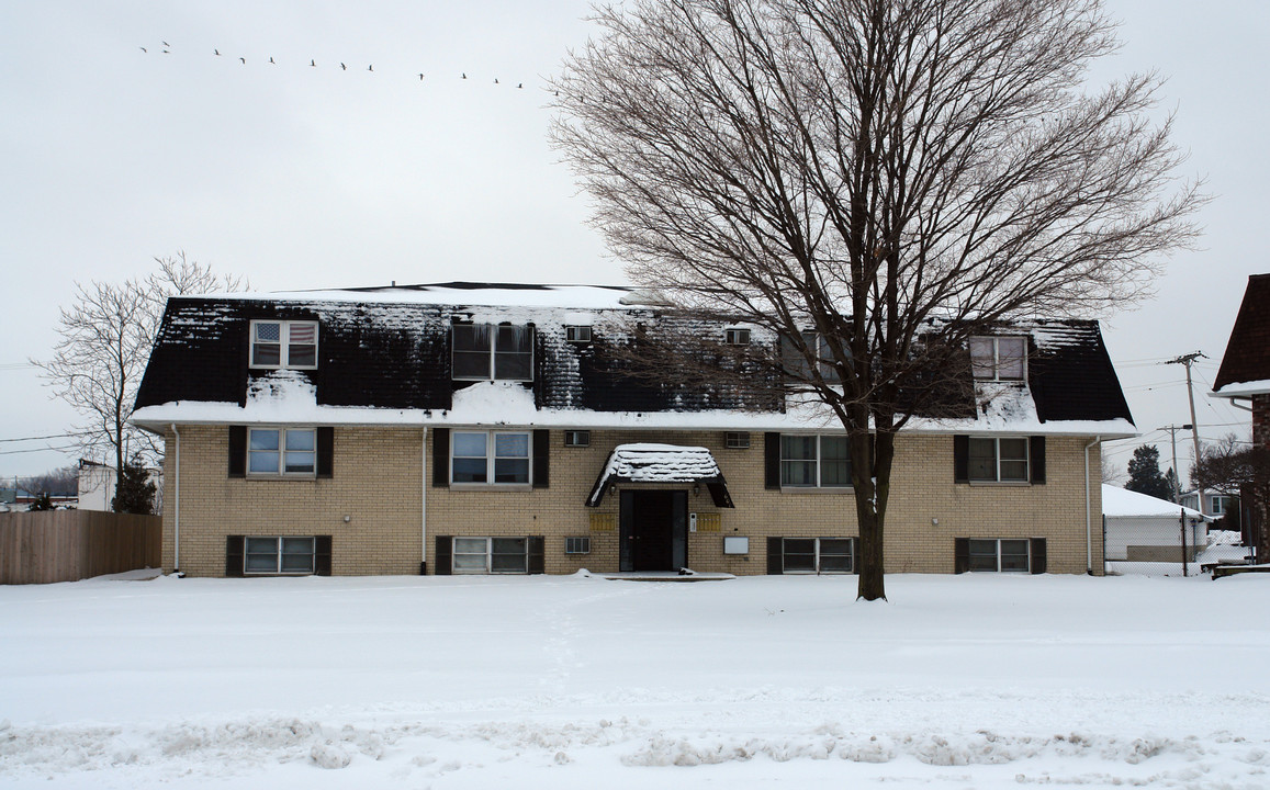 601 E 3rd St in Lockport, IL - Building Photo