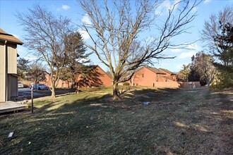 108 Burwash Ave in Savoy, IL - Building Photo - Building Photo