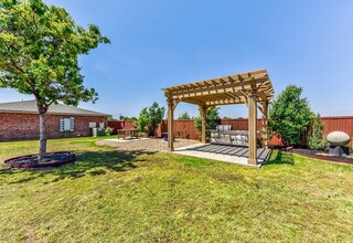 La Salle Villas/West in Lubbock, TX - Foto de edificio - Building Photo