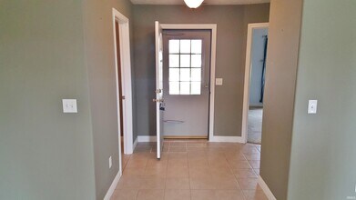 1409 Shining Armor Ln in West Lafayette, IN - Building Photo - Building Photo