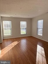 2401 W Rosecroft Village Cir in Oxon Hill, MD - Building Photo - Building Photo