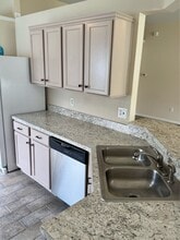 2711 Breakwater Ct in Brandon, FL - Building Photo - Building Photo