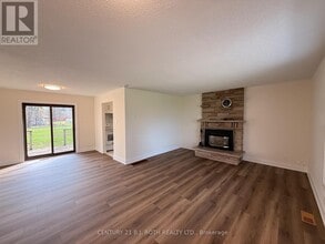 48 King St in Kawartha Lakes, ON - Building Photo - Building Photo