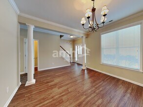 100 Pearson Pl in Clayton, NC - Foto de edificio - Building Photo