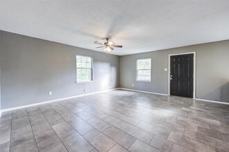 1347 Greenoak Dr in Houston, TX - Building Photo - Building Photo