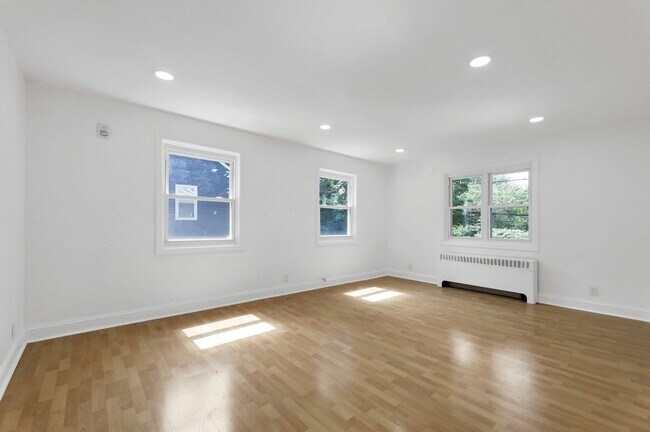 179A Christie Heights St, Unit B-B in Leonia, NJ - Building Photo - Building Photo