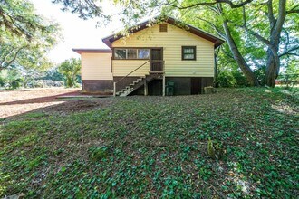 1110 Eastern Valley Rd in Bessemer, AL - Building Photo - Building Photo