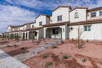 945 Jigglypuff Pl in Henderson, NV - Building Photo - Building Photo